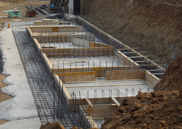 Vertical and horizontal insulation of foundations